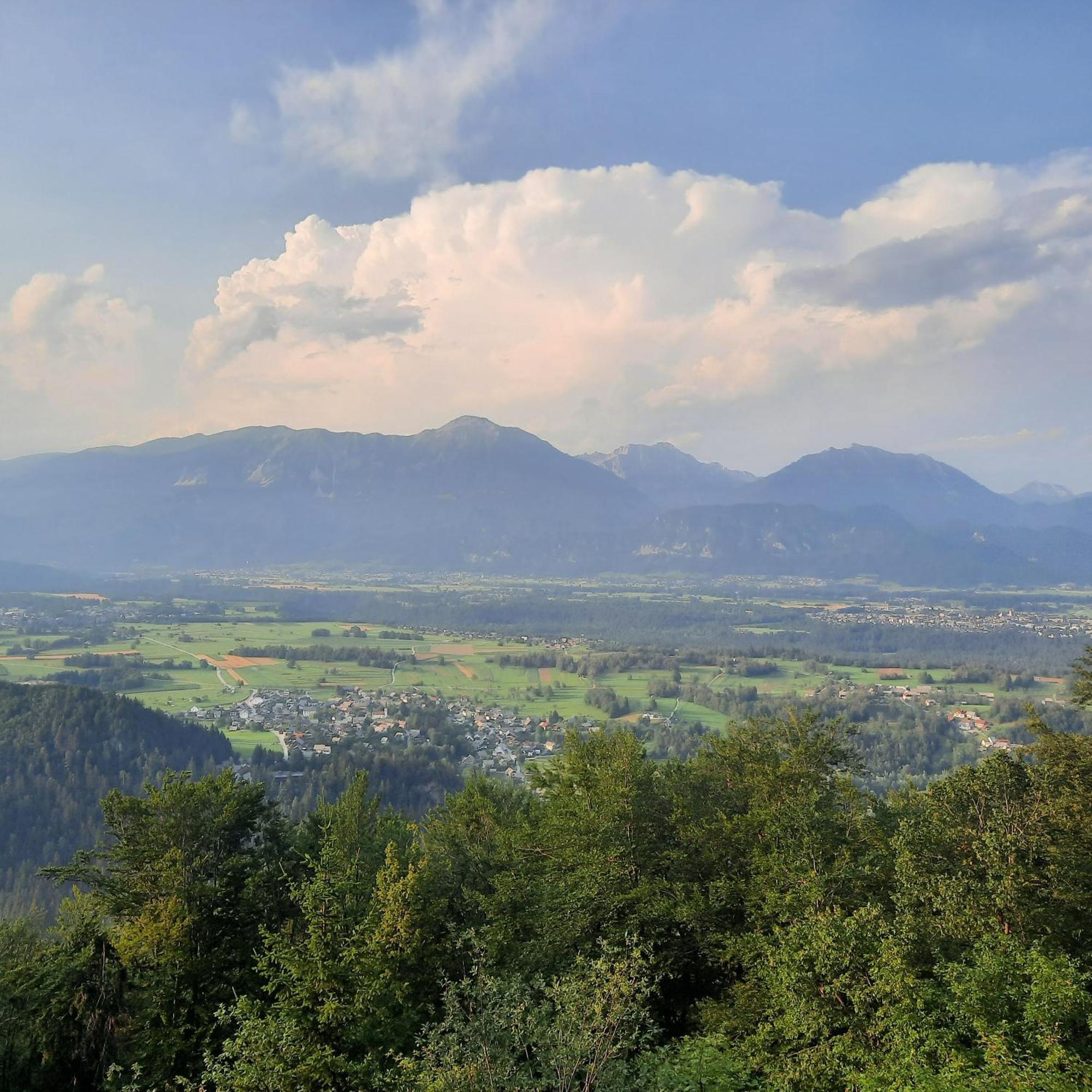 Koca V Gozdu, Forest House Near Bled Luaran gambar