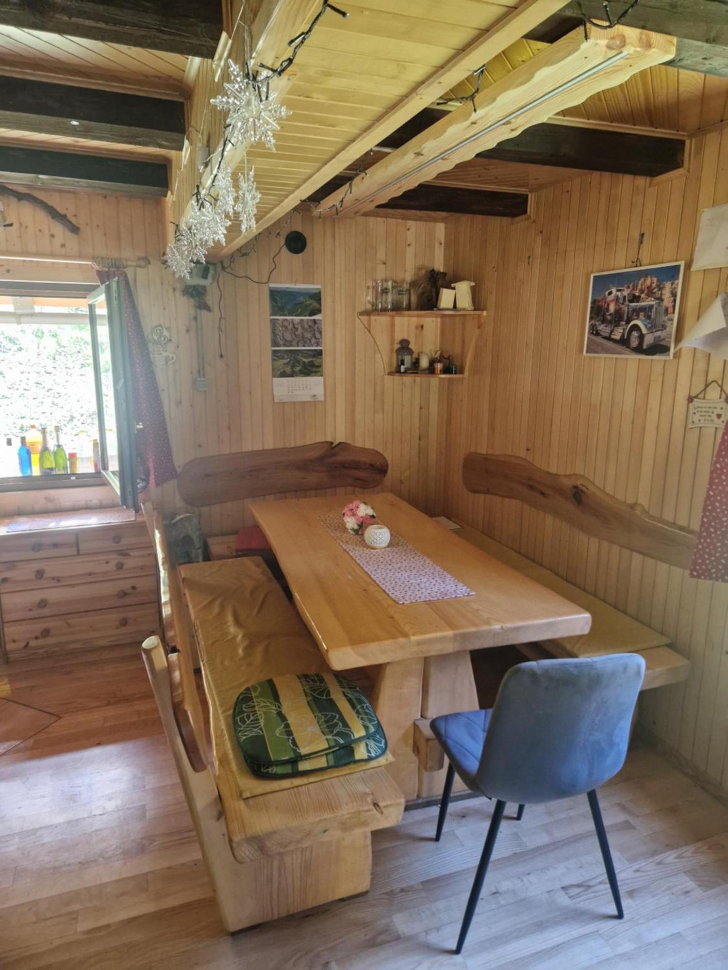 Koca V Gozdu, Forest House Near Bled Luaran gambar